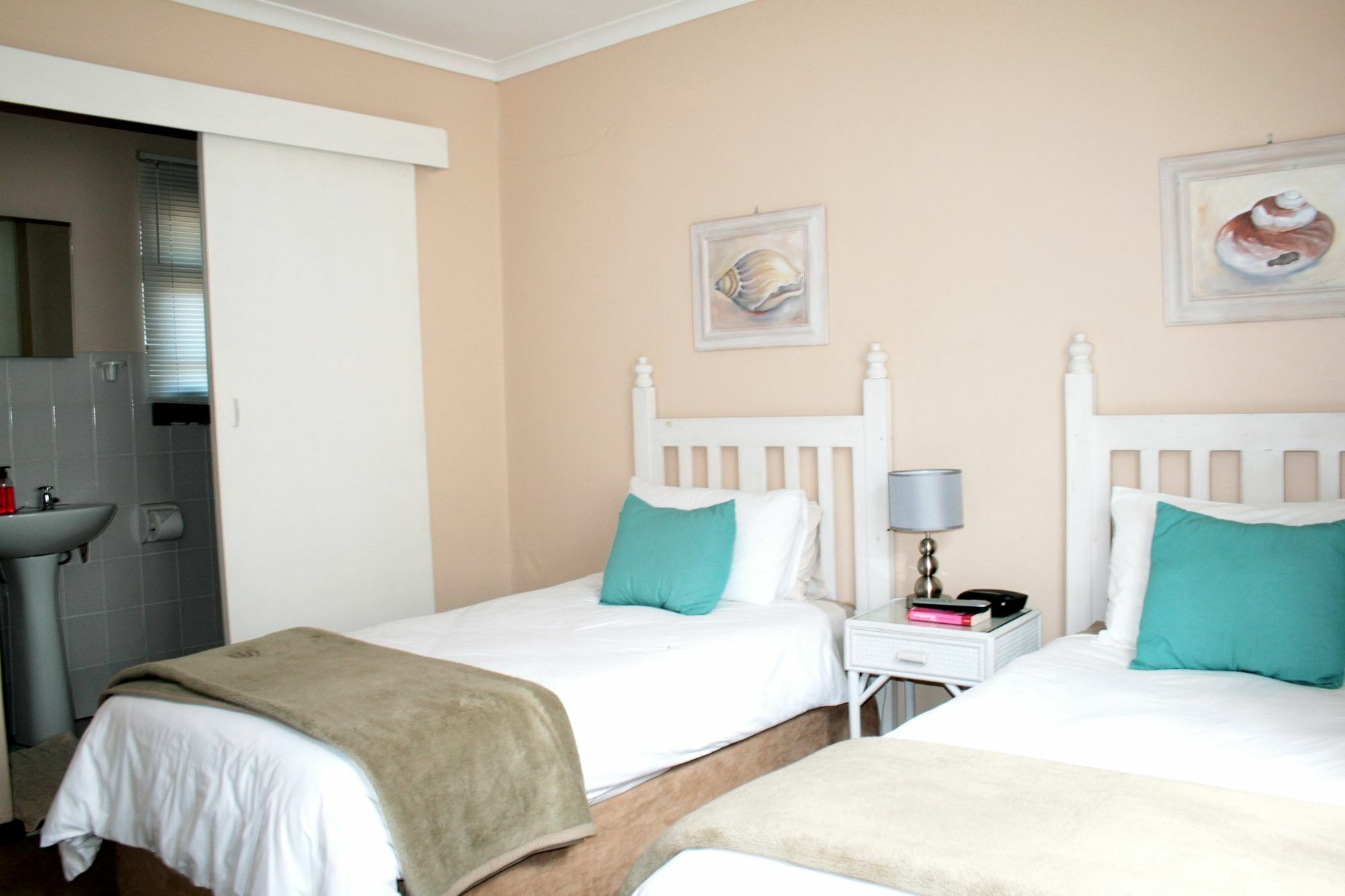 Dolphin Inn Blouberg Блуберґстранд Екстер'єр фото
