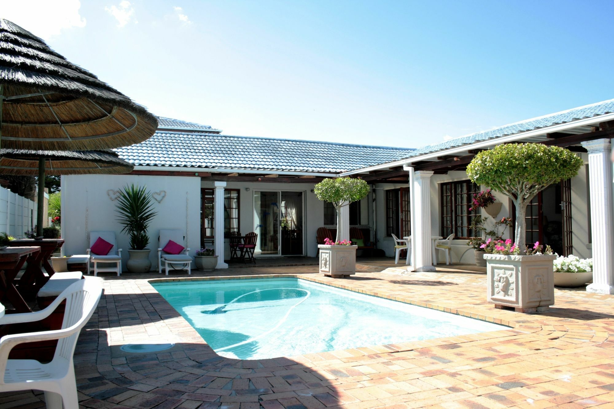 Dolphin Inn Blouberg Блуберґстранд Екстер'єр фото