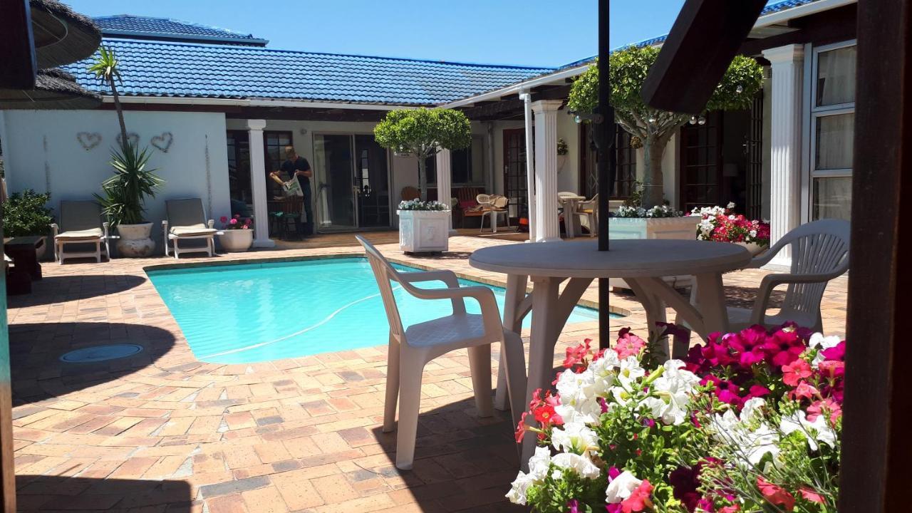 Dolphin Inn Blouberg Блуберґстранд Екстер'єр фото
